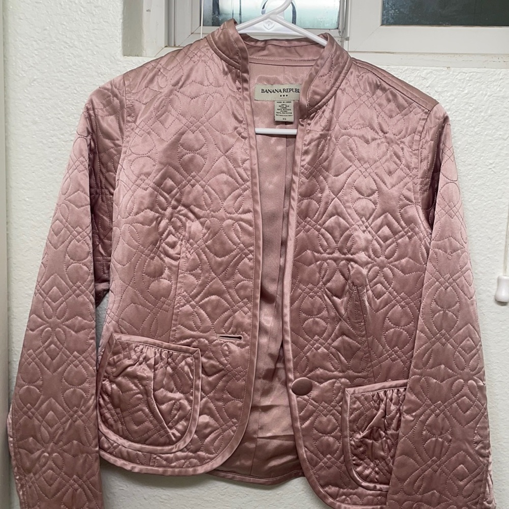 Xs pink Banana republic jacket. Lightweight. Silk. Like new. Worn once.